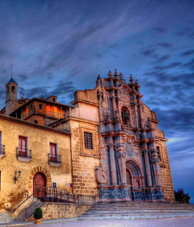 Caravaca de la Cruz: santuário erigido para custodiar a relíquia da Verdadeira Cruz.