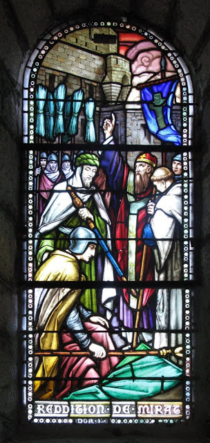 Conversão e rendição miraculosa do emir de Lourdes, vitral na capela do castelo