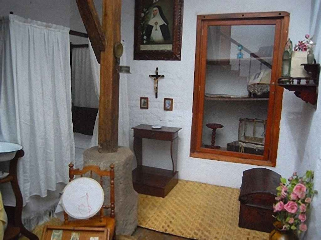 A cela de sóror Catarina de Jesus no mosteiro de Quito.