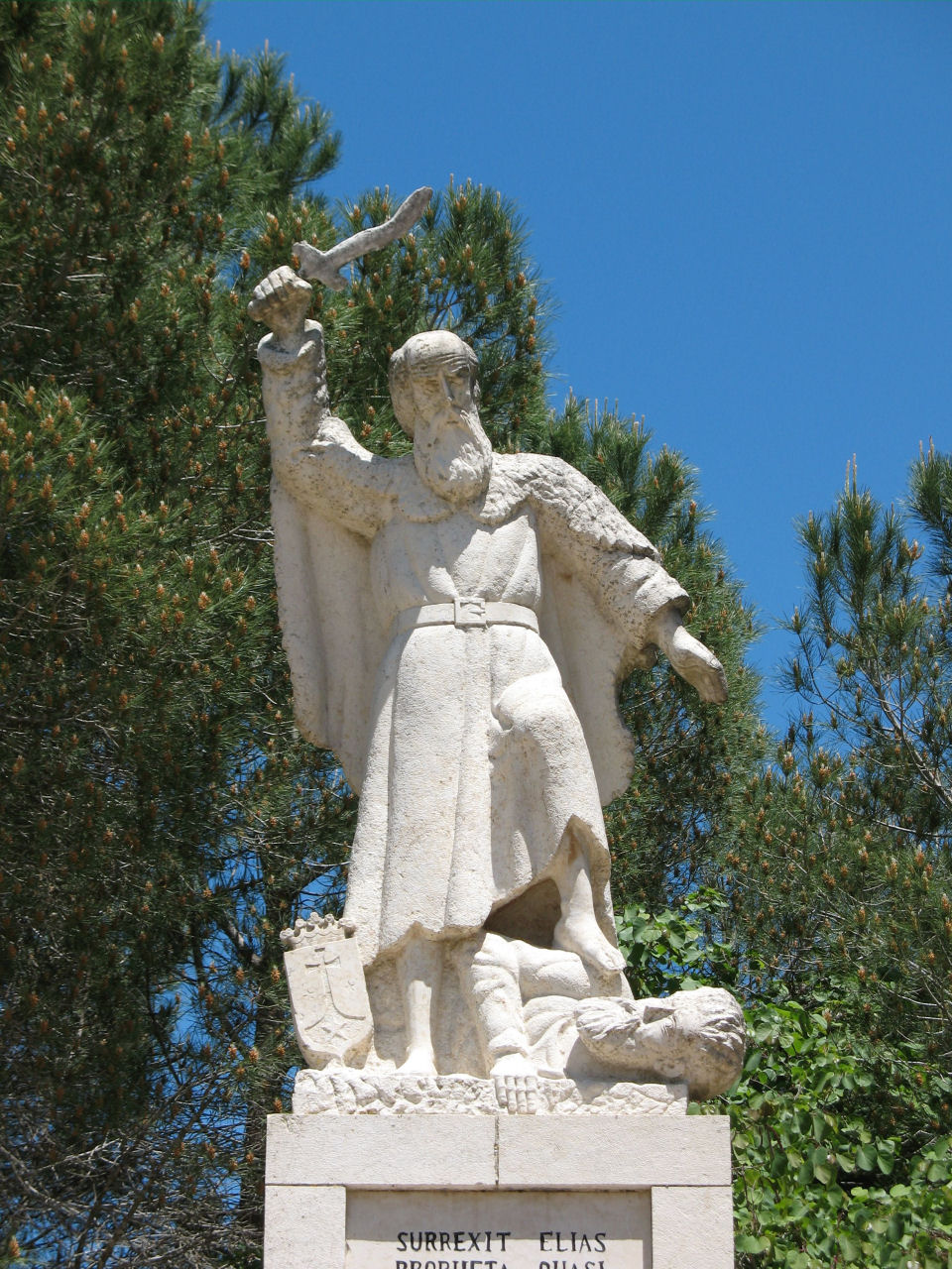 O profeta Santo Elias, estátua no Monte Carmelo em Terra Santa.  Ele pelos seu zelo por Deus bem pode ser considerado um modelo  para os Apóstolos dos Últimos Tempos