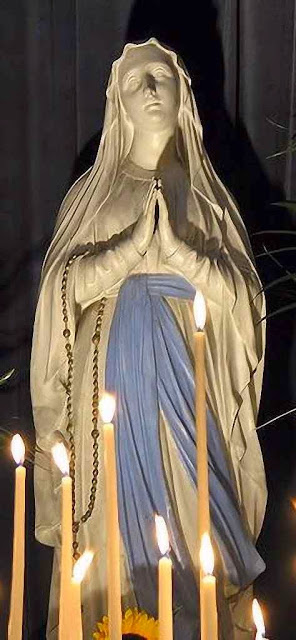 Nossa Senhora de Lourdes, igreja da Madelaine, Paris