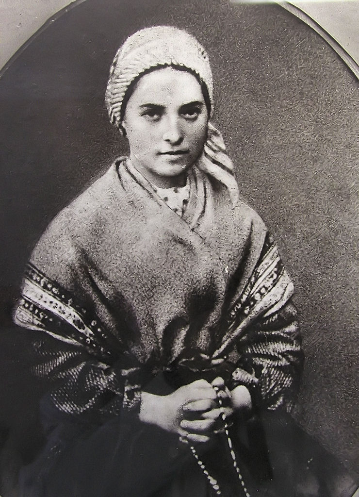 Santa Bernadette transmitiu a mensagem de Nossa Senhora de Lourdes: "Penitência, penitência, penitência"