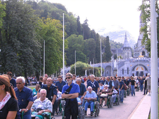 Procissão em Lourdes