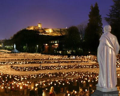 Lourdes, procissão das velas, fundo de tela do santuário